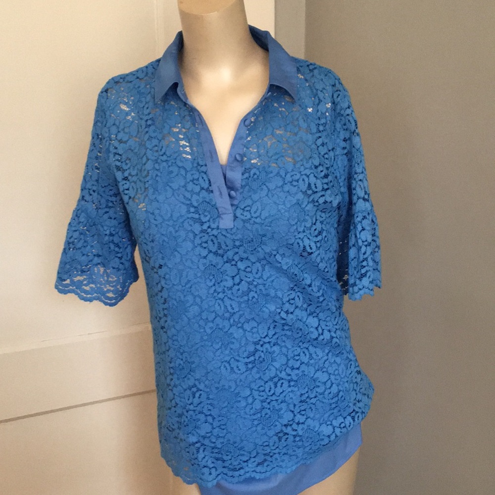 Banana republic lace shirt. Full camisole‎ included